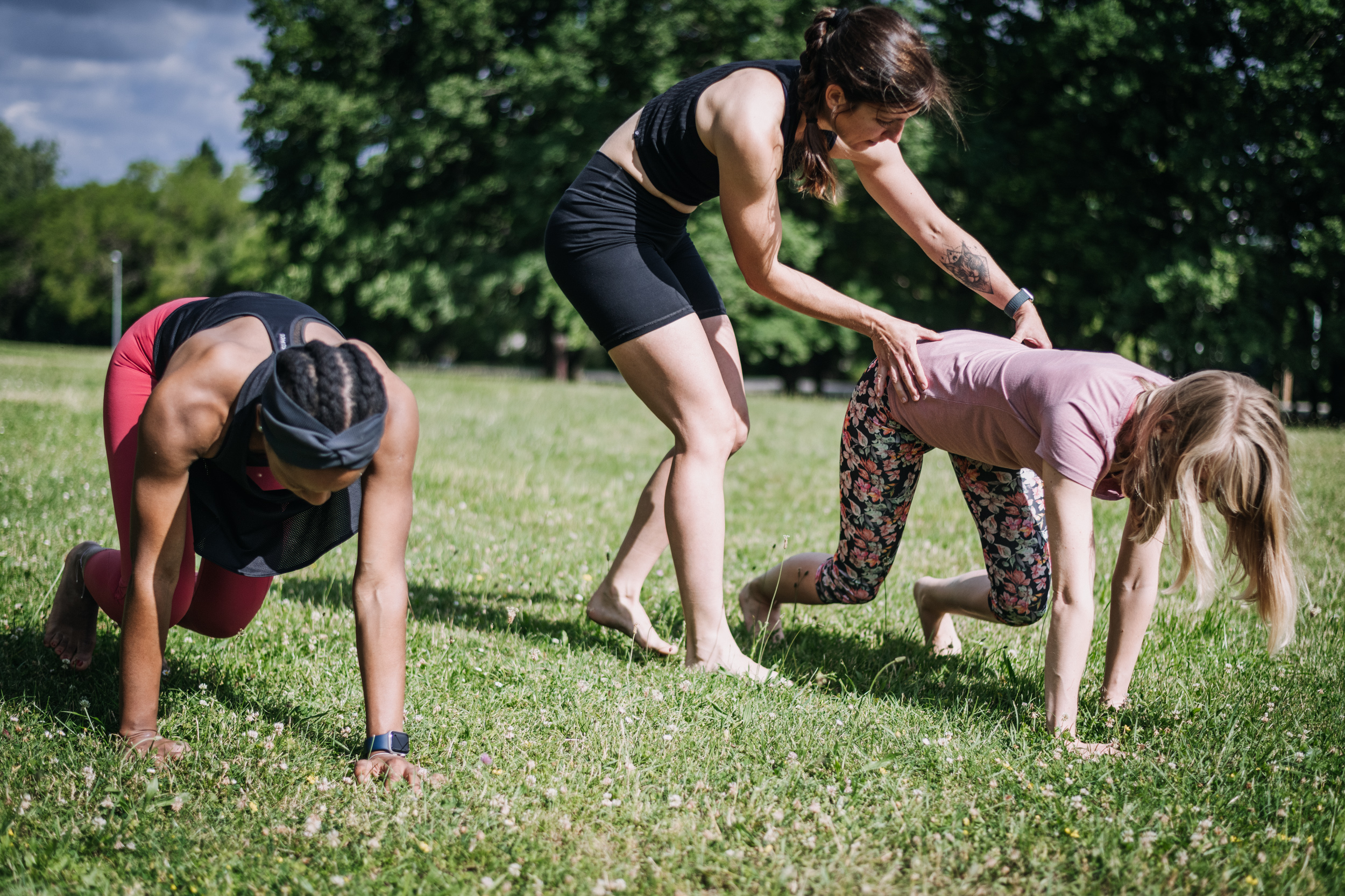 Hýbeme se spolu – venku v trávě